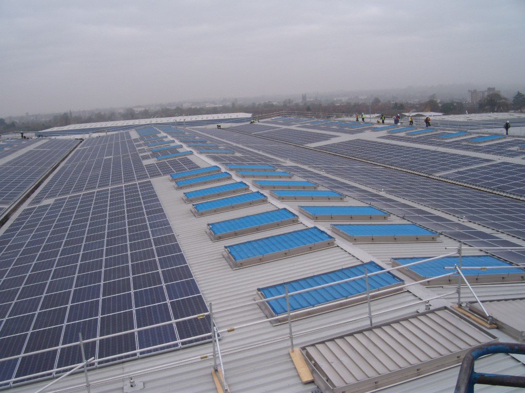 Wolseley warehouse roof gets UK's largest solar installation