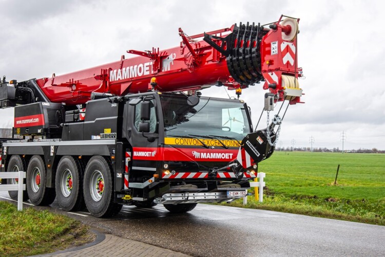 Mammoet's Liebherr LTM 1070-4.2, which fitted with three different warning systems