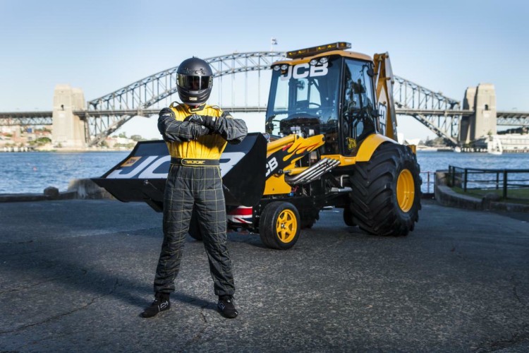 Matthew 'The Dig' Lucas with the record-breaking JCB GT