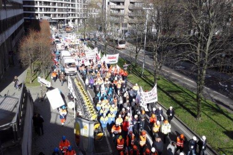 Steelworkers march in Brussels