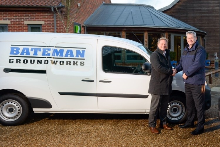 Bateman Groundworks md Jason Ramsey, left, and Holden Renault business manager Terry Smith