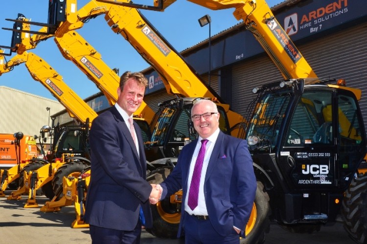 Watling JCB MD Richard Telfer (left) shakes on the deal with Ardent&rsquo;s commercial director Tom Gleeson