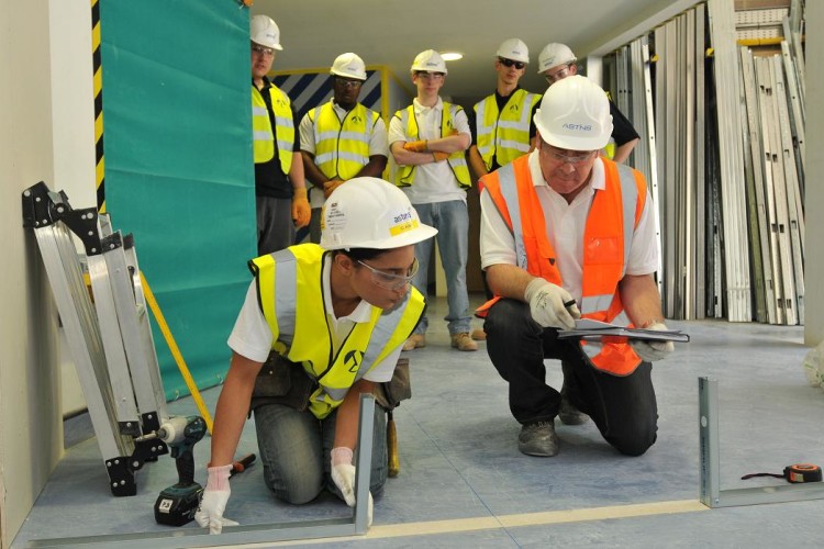 There were 58% fewer completed construction apprenticeships last year than in 2009