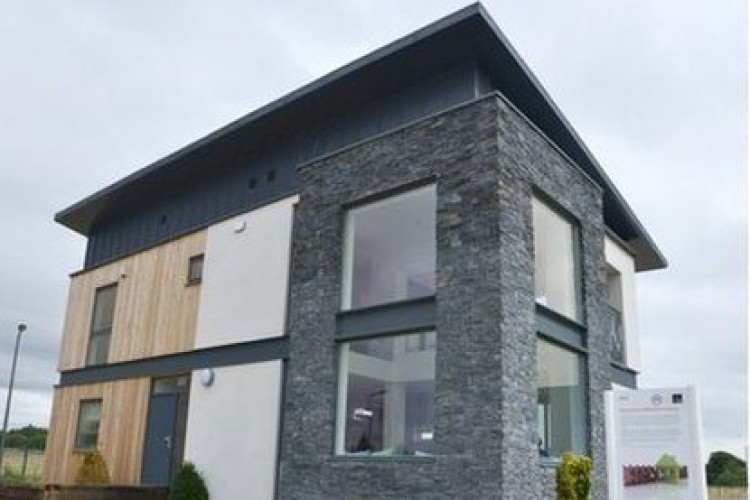 The Resource Efficient House