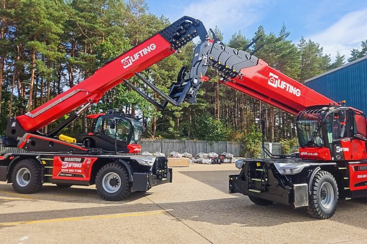 Two MRTS 4080s in GT Lifting's colours