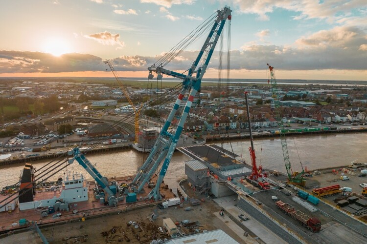 Matador 3 lifts in the first concrete leaf