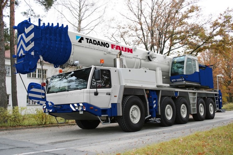 The Tadano ATF 220G-5 becomes the largest crane in the Hewden fleet
