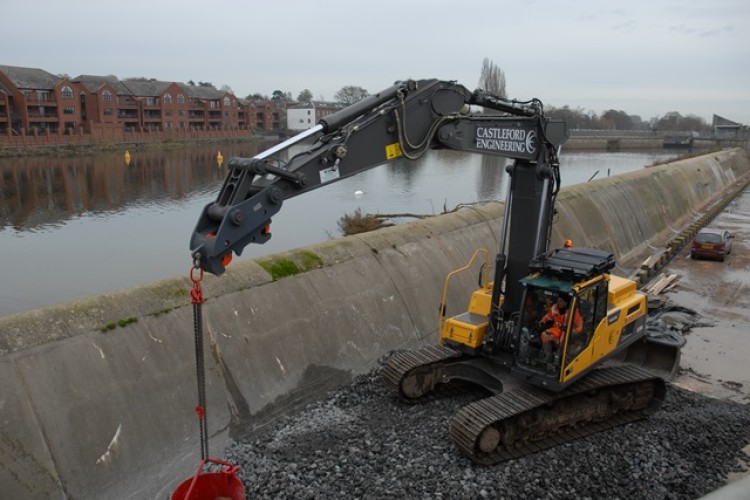 Volvo&rsquo;s EC300D with two-piece boom