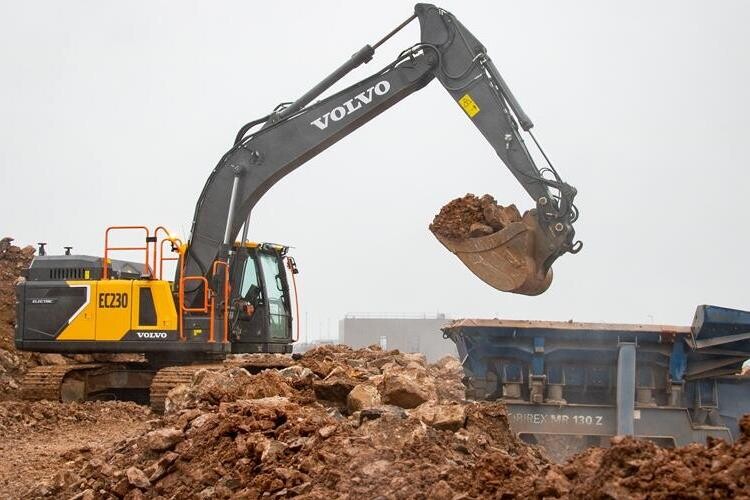 The first Volvo EC230 Electric in the UK