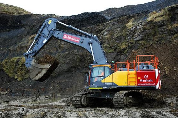 The excavators have been equipped with double grouser track pads for quarry operations