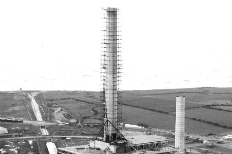The chimney under construction in the 1950s 