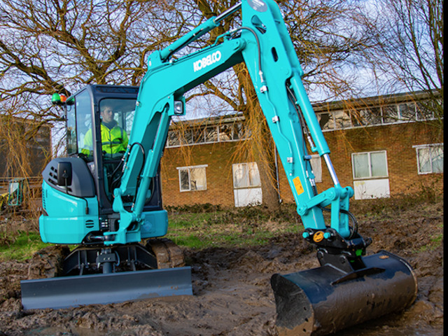 Molson complete the Kobelco range in Scotland