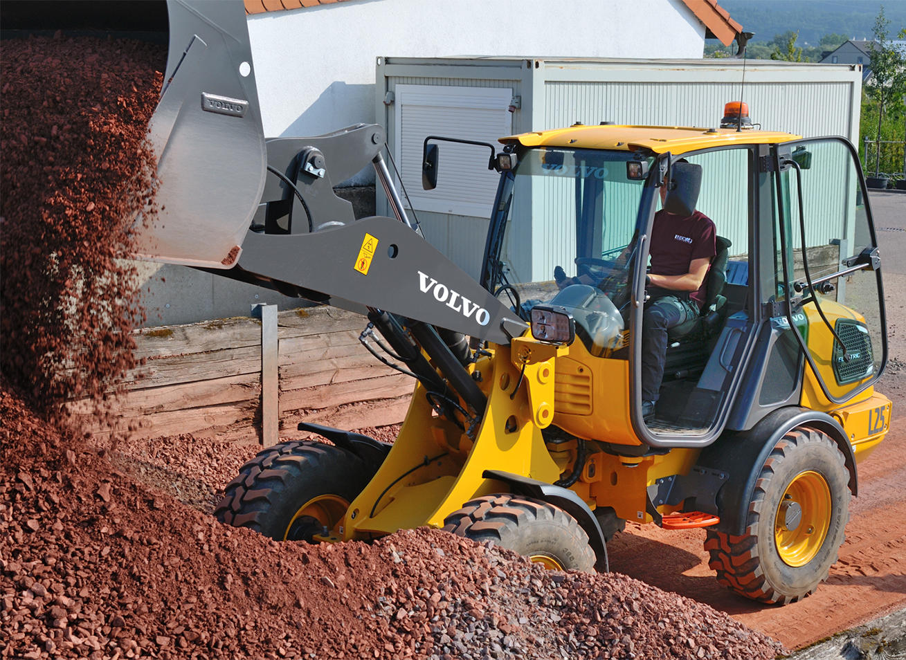 Volvo's electric loader meets test drivers' approval
