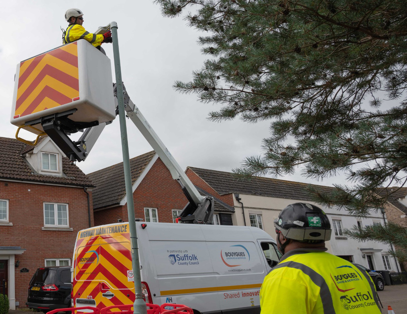 Replacing street lights with led deals