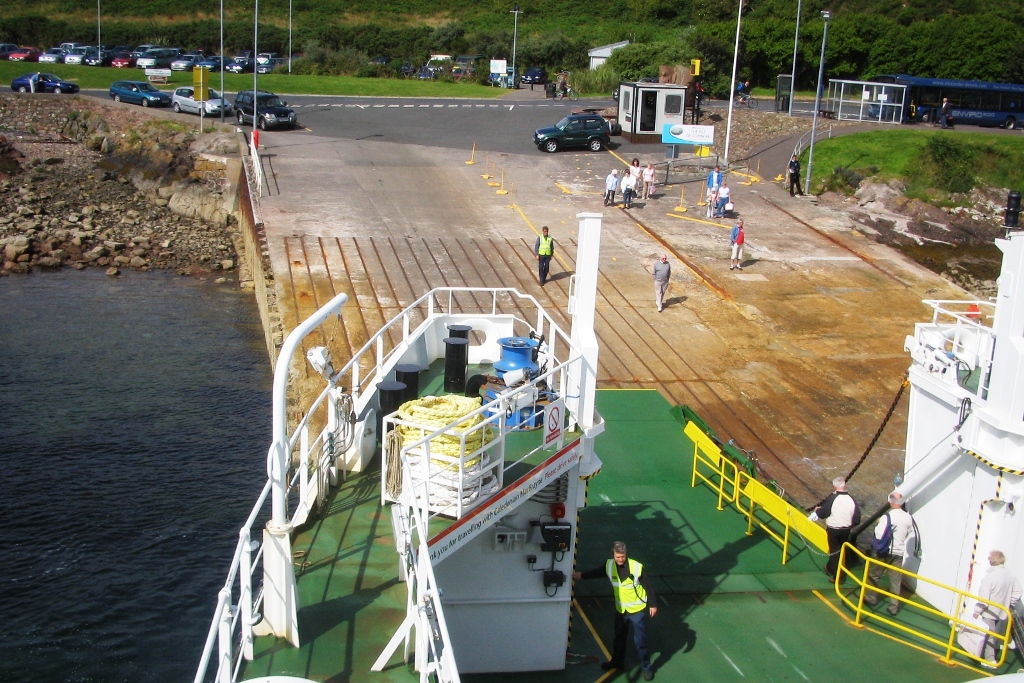 Lavori in corso per la ricostruzione della slipway di Cumbrae: un investimento per il futuro dell'isola scozzese