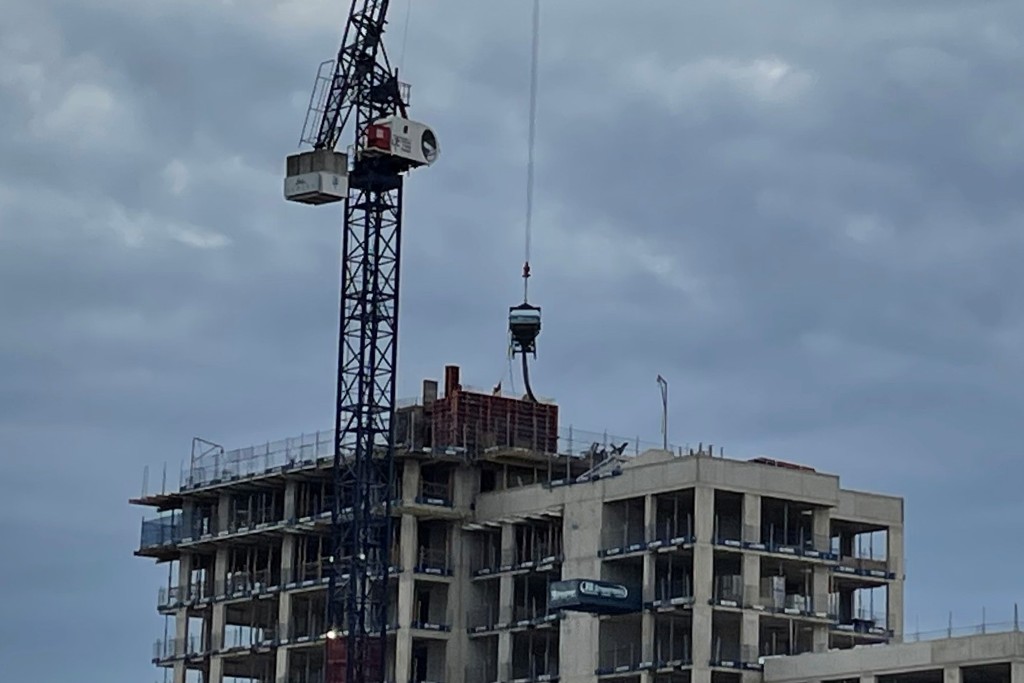 UK construction’s steep decline continues