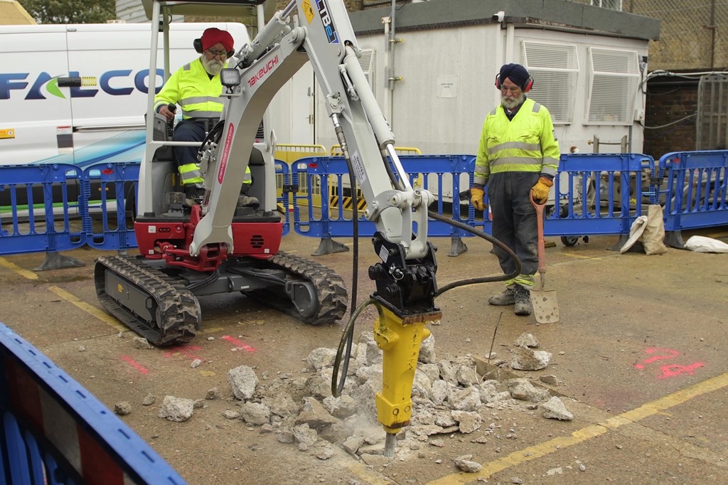 Falco buys 15 Takeuchi  e-diggers