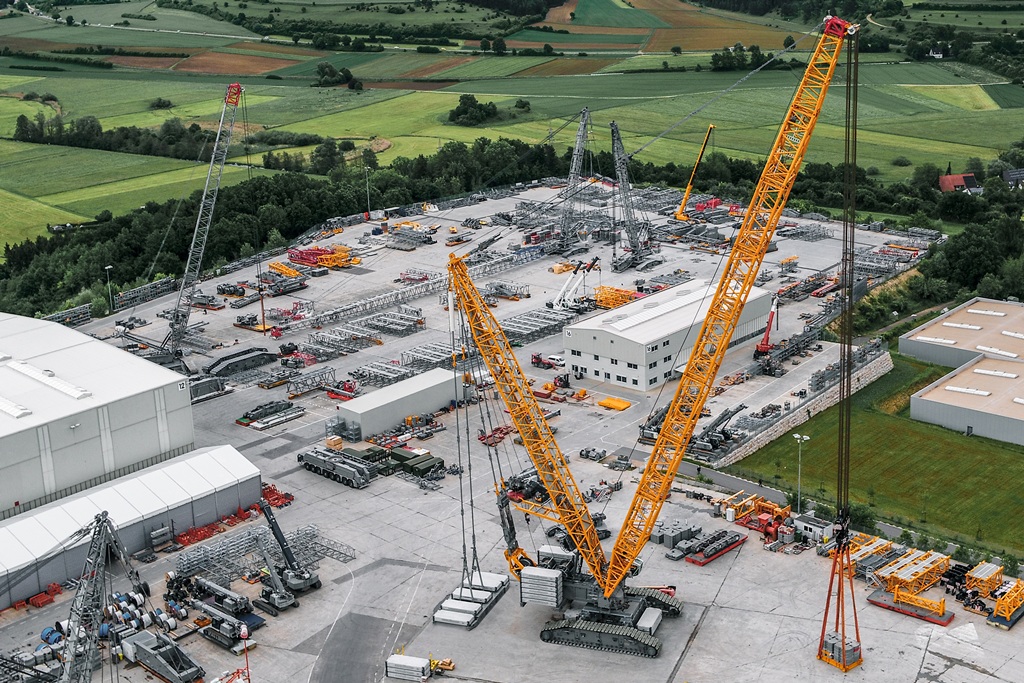 Giant crawler crane heading for the UK