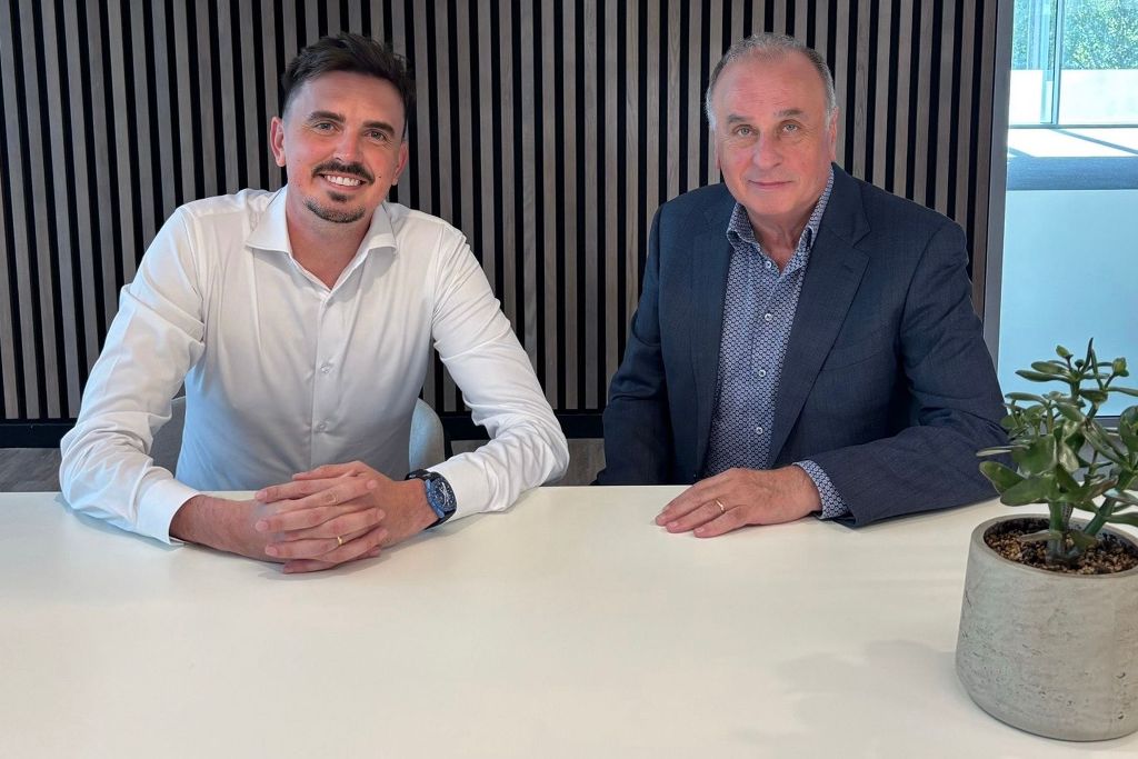 Munnelly posts stable results in face of challenges