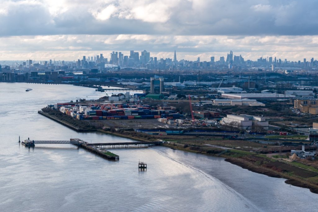 Mackley wins Thames foreshore works