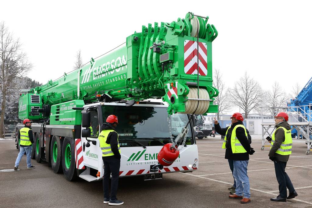 Emerson debuts new Liebherr model