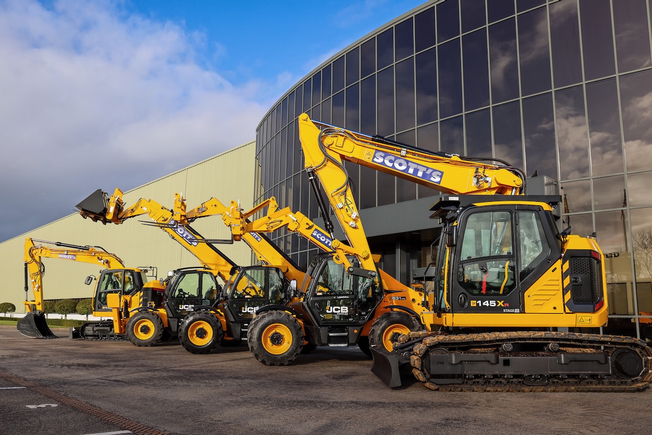 Scott's Hire makes 100 JCB order