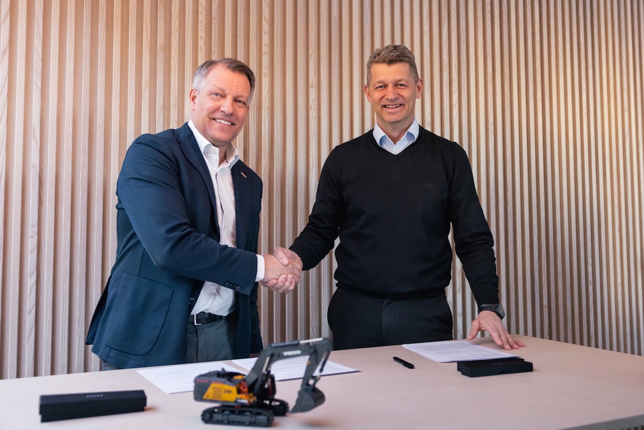 Volvo, Hitachi partner on site electrification
