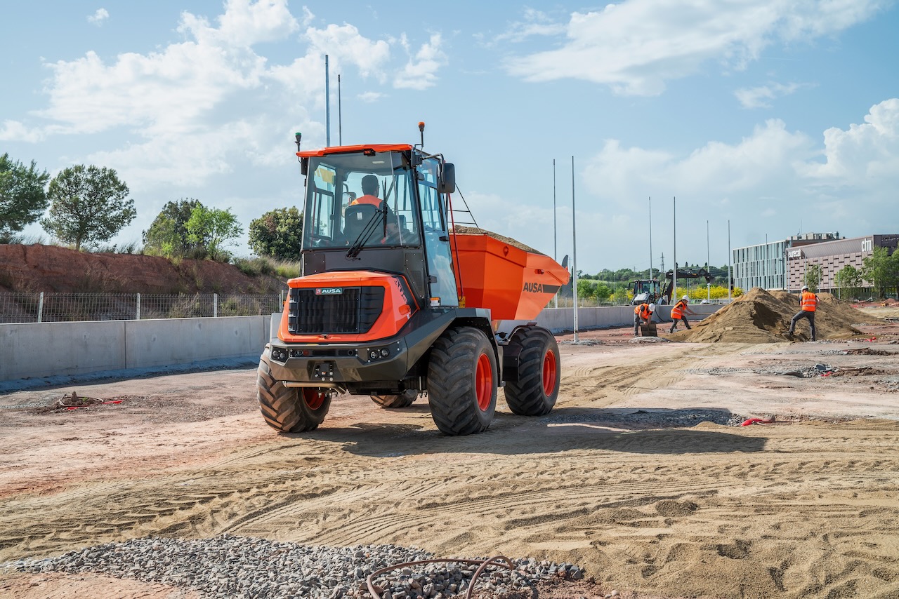 Ausa launches 9t dumper with new safety system
