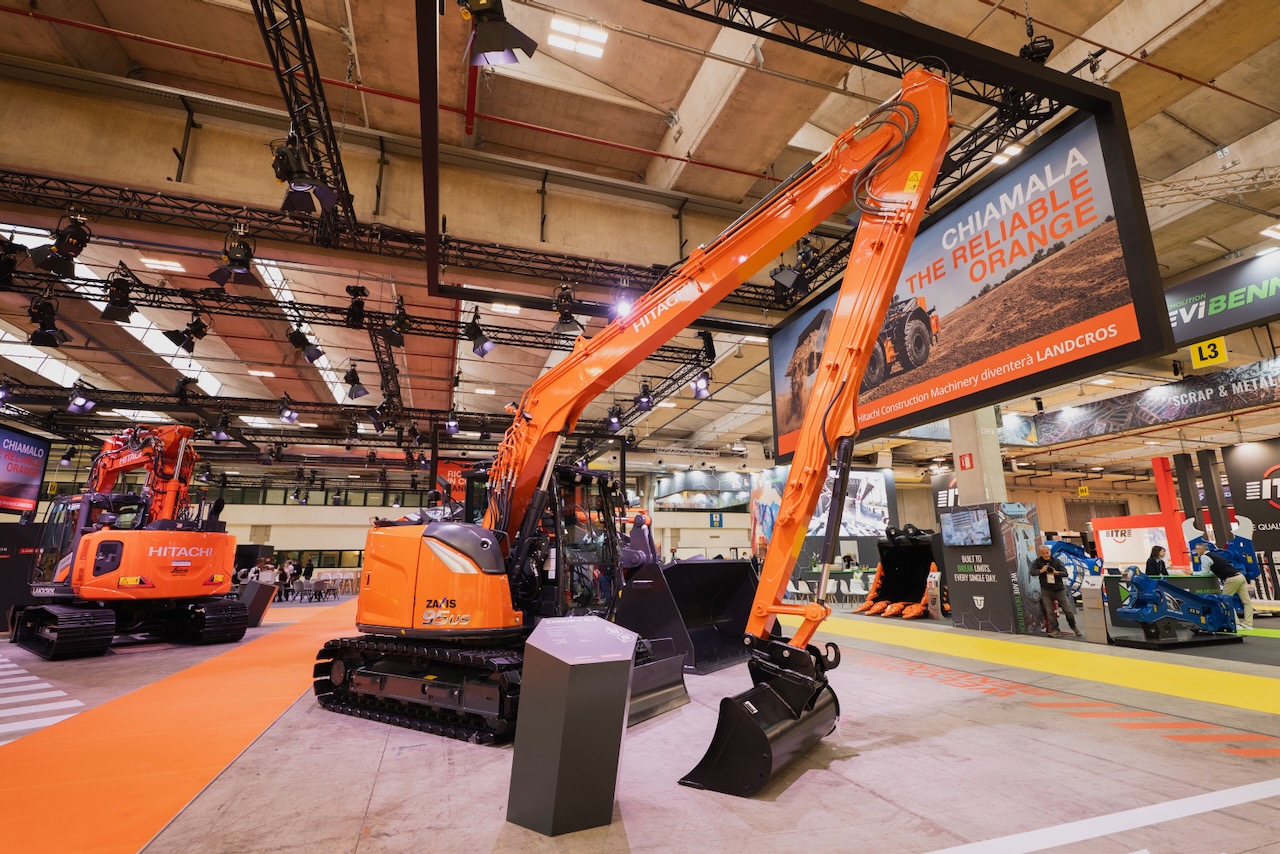 Hitachi launches small long excavator