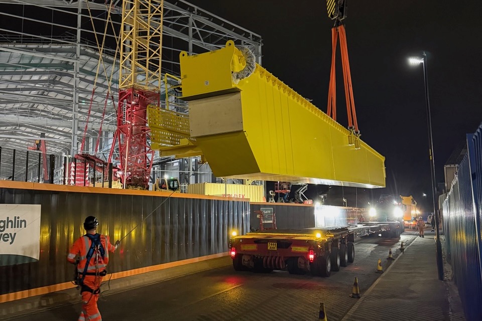 New crane delivered at Sheffield Forgemasters
