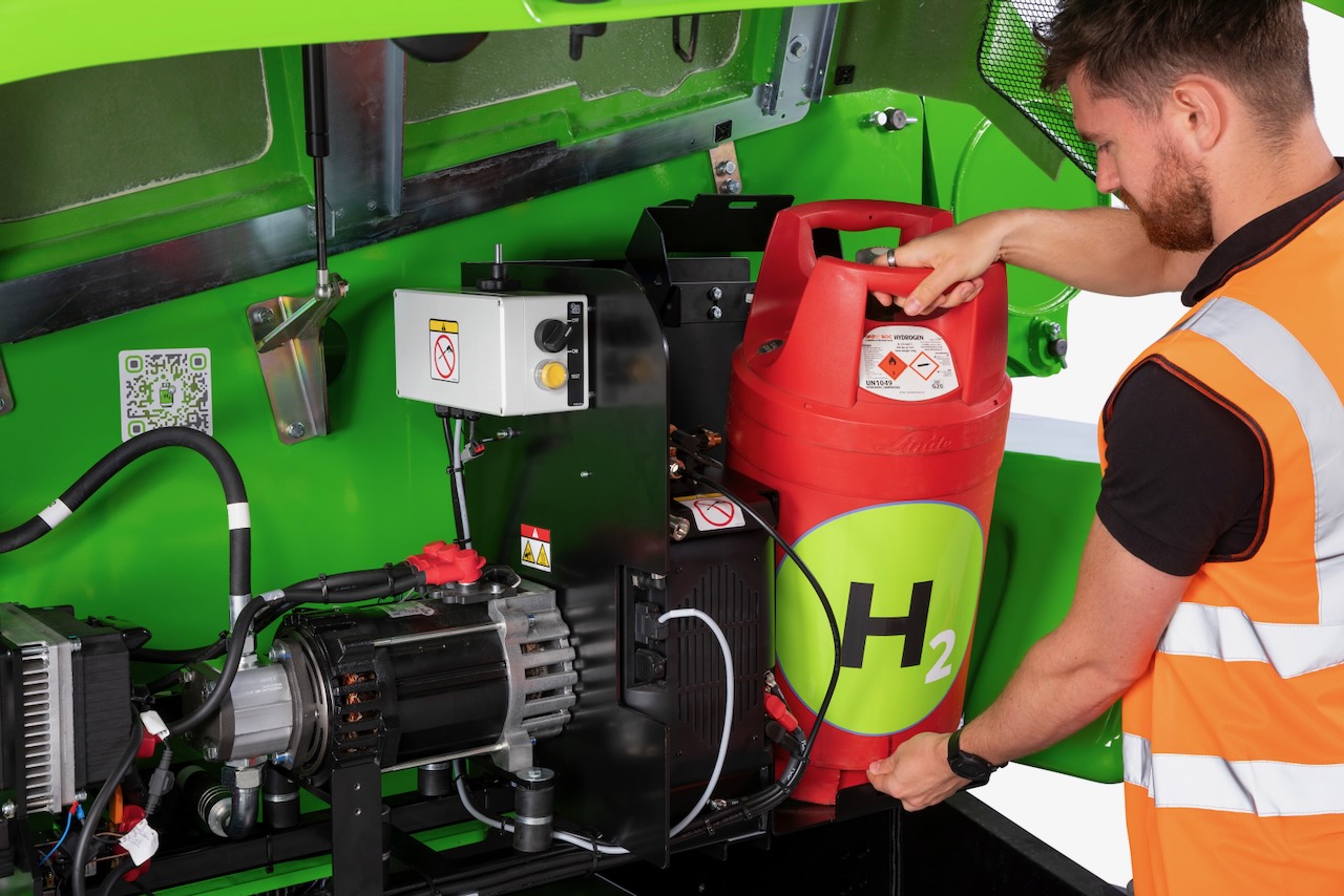 NiftyLift adds hydrogen option, retrofit