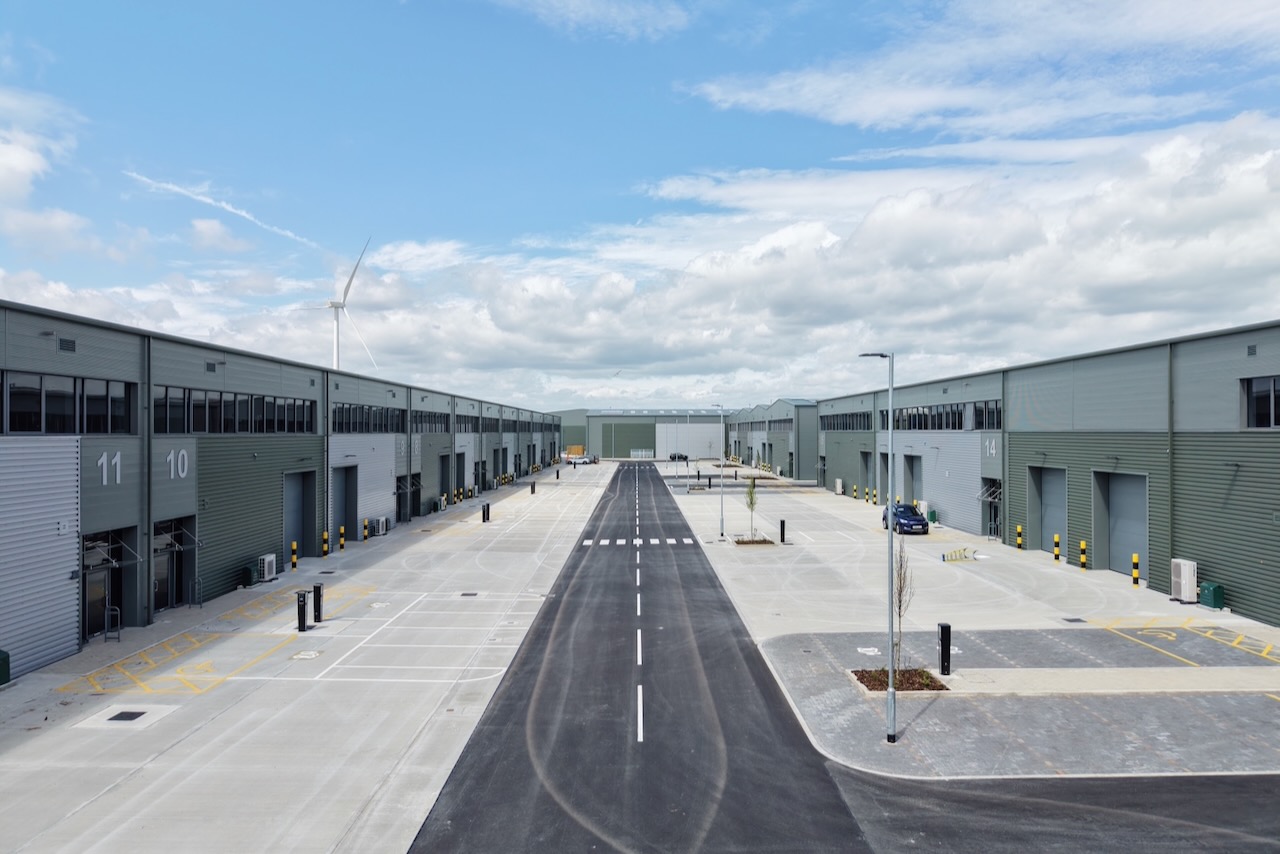 Caddick completes Leeds logistics centre