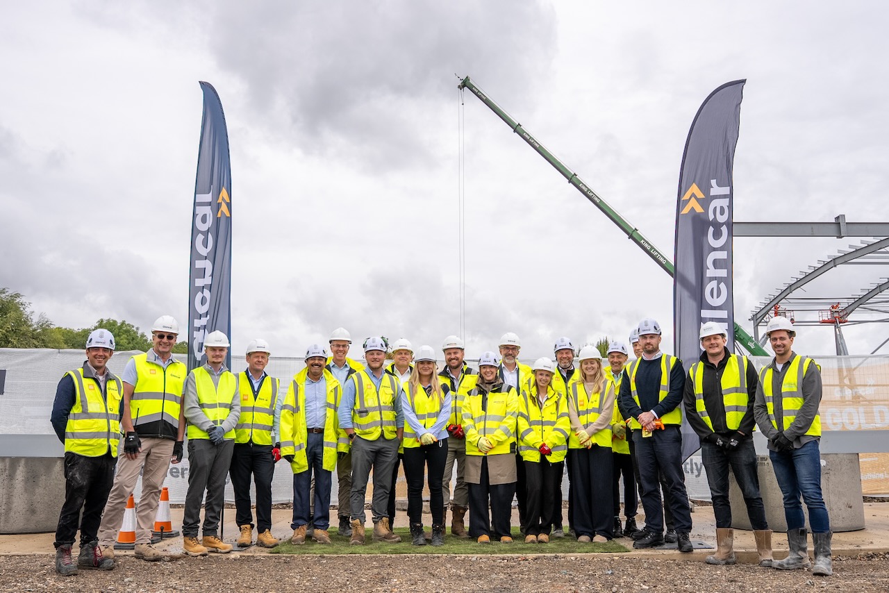 Steelwork progresses at Aylesbury logistics development