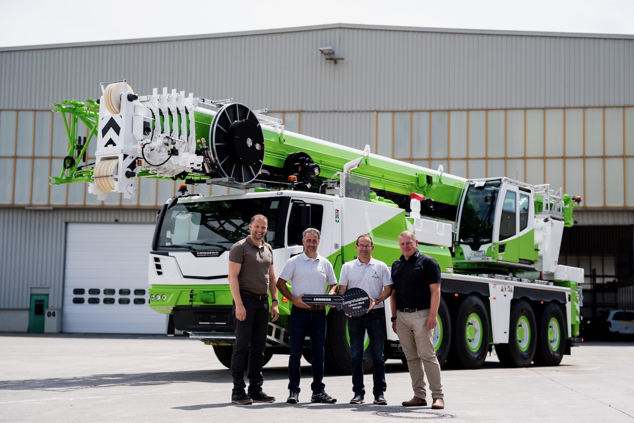 Latest Liebherr for Lee Lifting