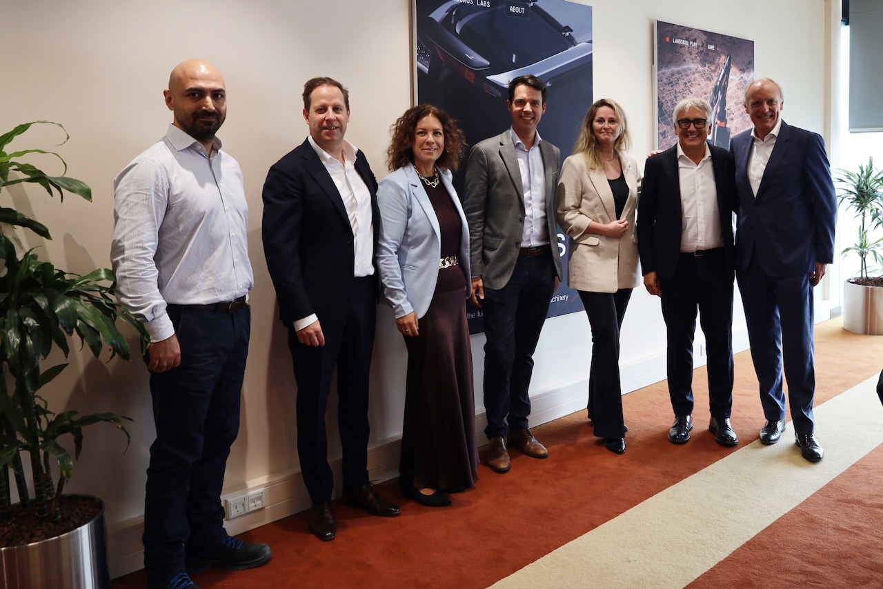 Hitachi, Akkodis partner on smart attachments
