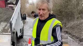 Rod Stewart (77) posted video on Instagram of him and his mates filling potholes in a lane near his home in Harlow