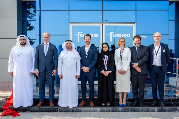 Fugro's new Dubai office was opened by directors Mark Heine and Barbara Geelen, attended by Fugro staff and local functionaries