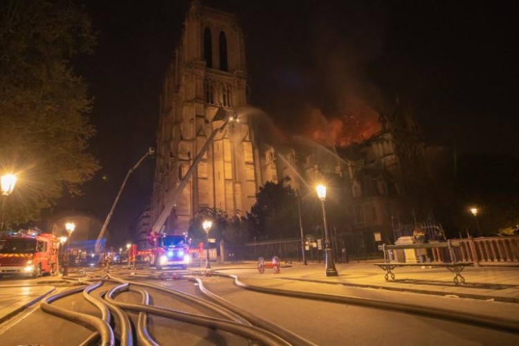 Photo by the Paris fire brigade (Pompiers de Paris - BSPP)