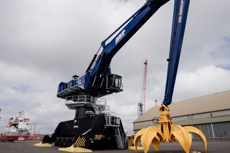 The Port of Immingham's newly-arrived Mantsinen 300M Hybrilift 