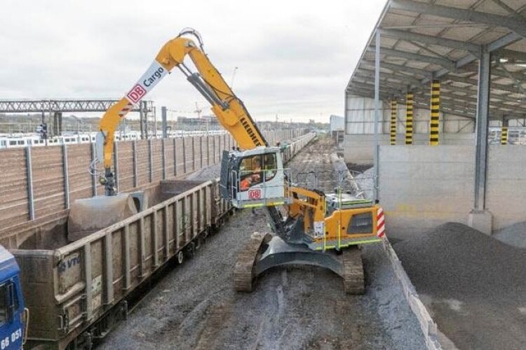One of the LH 40s at work in Cricklewood
