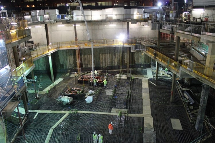 The 24-hour pour placed 3,200 cubic metres of concrete