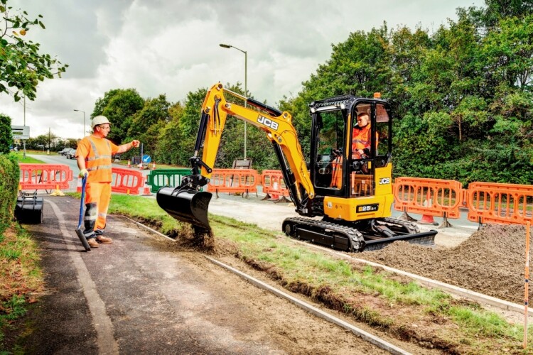 The JCB 25Z-1 replaces the 8025 ZTS