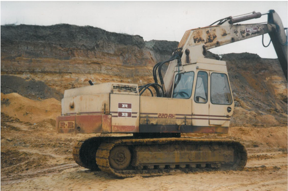 The no compromise excavators Ruston Bucyrus VC Long Reach &  Dragline brochure 