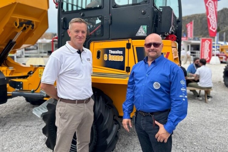 Thwaites general sales manager Andy Sabin (left) with Kevin Howells, chief executive of Datatag ID