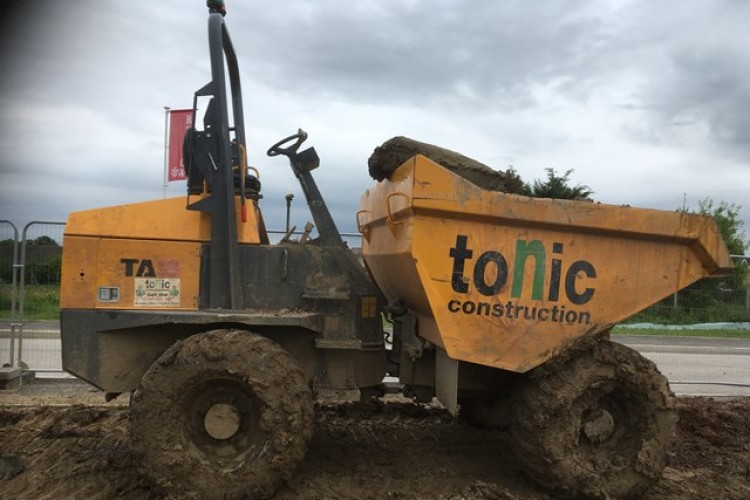The traditional style of open-topped dumper from which Shaun Carter tried to jump clear. Pictured below is the type that Tonic now specifies subsequent to his death 