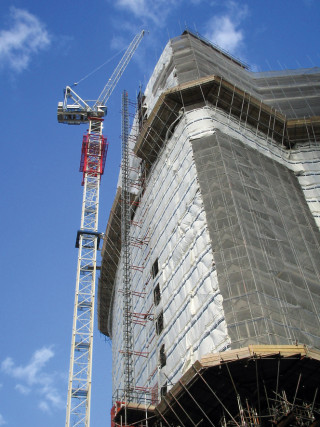 A Terex Comedil CTL180 tower crane in London