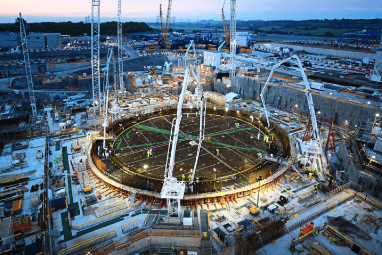 The final 9,000 m&sup3; of concrete was the largest concrete pour in the UK