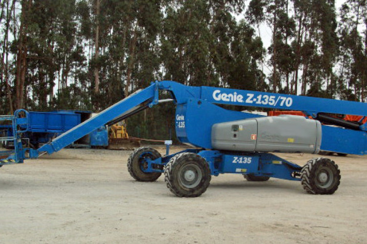 Genie Z-135 