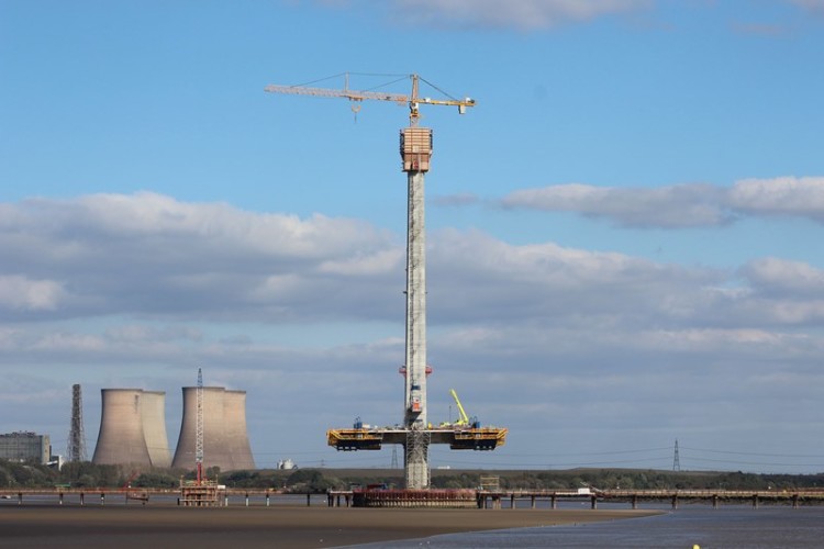 Photo of the south pylon by David Hunter
