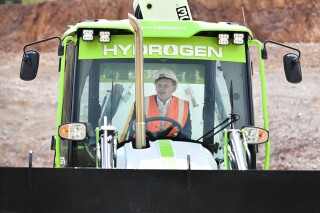 Tory cabinet minister Grant Shapps test drove a hydrogen-fuelled JCB prototype in 2023 as a publicity stunt Tory cabinet minister Grant Shapps test drove a hydrogen-fuelled JCB prototype in 2023 as a publicity stunt
